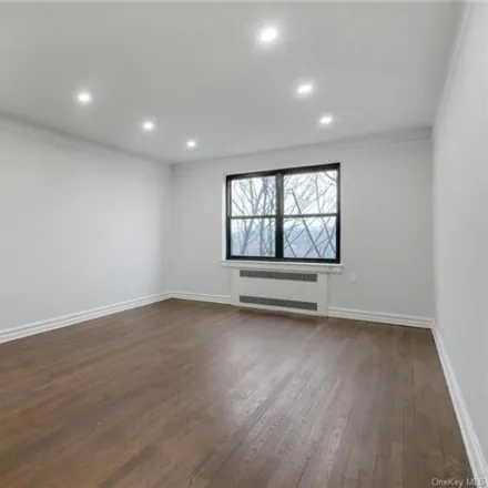 Buy this studio apartment on 1 Bronxville Rd Apt 4p in Bronxville, New York