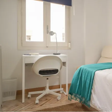 Rent this 9 bed room on Calle de Joaquín María López in 32, 28015 Madrid