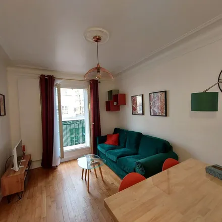 Image 3 - 18 Rue Ferdinand Flocon, 75018 Paris, France - Apartment for rent