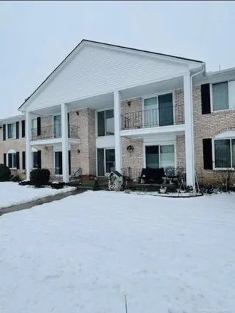 Rent this 2 bed condo on 14001 Camelot Drive in Sterling Heights, MI 48312