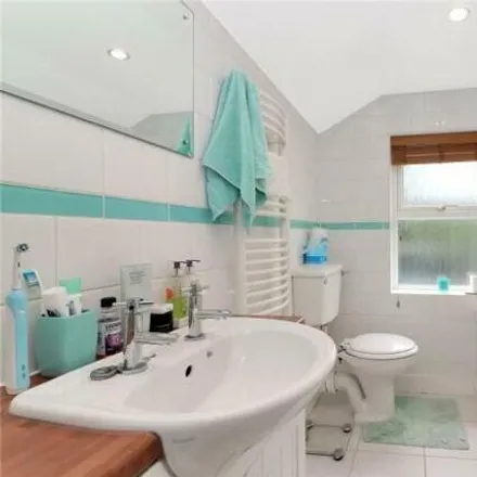 Image 7 - Beechen Grove, Watford, WD17 2AD, United Kingdom - Townhouse for sale