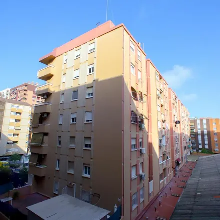 Image 9 - Mercadona, Carrer de Campoamor, 46021 Valencia, Spain - Apartment for rent