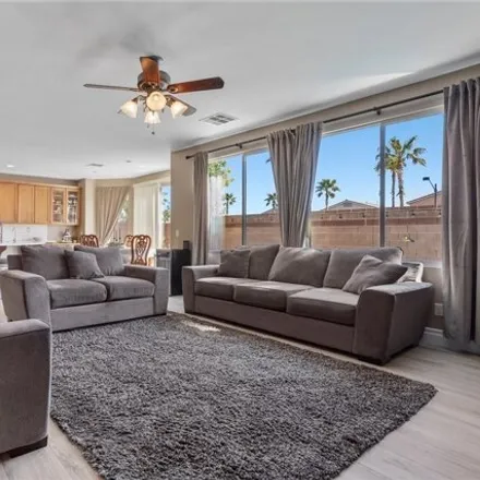 Image 8 - 9229 Bronze River Avenue, Las Vegas, NV 89149, USA - House for sale