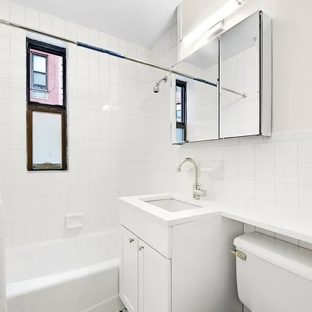 Image 4 - 72th Street, 2nd Avenue, New York, NY 10035, USA - Apartment for rent