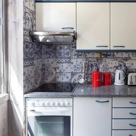 Rent this 2 bed apartment on Matosinhos in Porto, Portugal