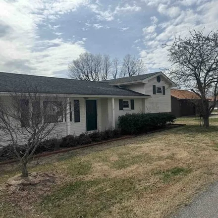 Buy this 3 bed house on 198 Pine Drive in Henderson, KY 42420