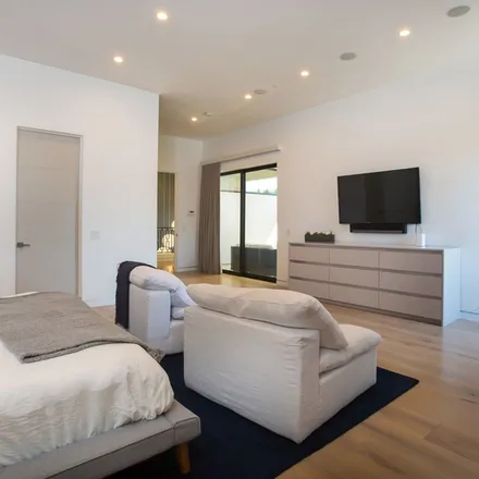 Rent this 5 bed apartment on 311 South Sycamore Avenue in Los Angeles, CA 90036