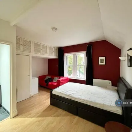 Rent this studio apartment on Howard House in Queens Avenue, Bristol