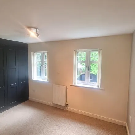 Image 6 - Linnyshaw Close, Bolton, BL3 4WH, United Kingdom - Townhouse for rent