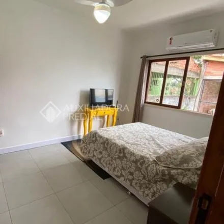 Buy this 2 bed house on Rua Jair de Moura Calixto in Ipanema, Porto Alegre - RS