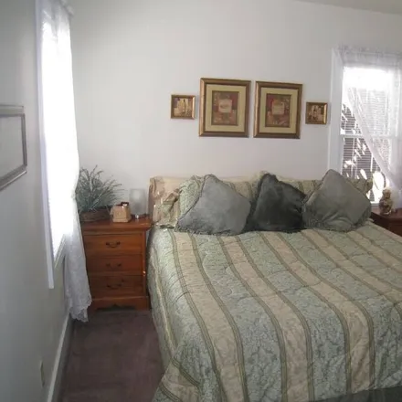 Rent this 2 bed house on Santa Barbara