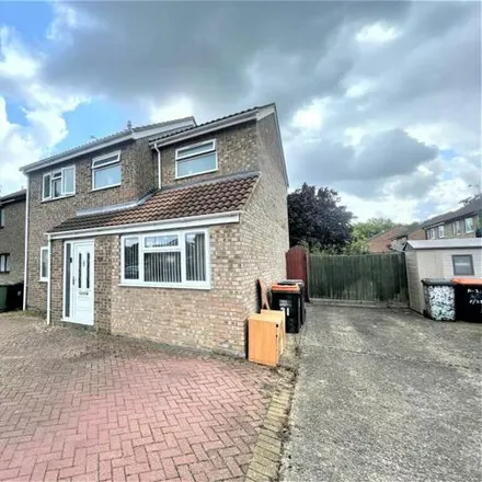 Buy this 5 bed house on Fensome Drive in Houghton Regis, LU5 5SH