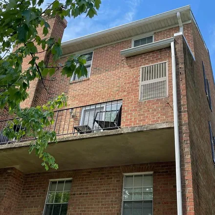 Image 2 - 949 South Rolfe Street, Arlington, VA 22204, USA - Apartment for rent
