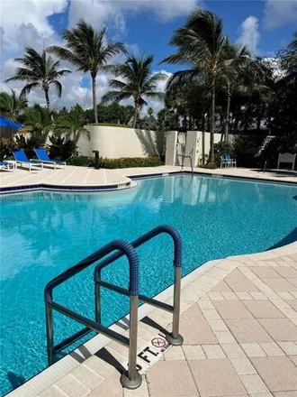 Image 3 - North 4th Terrace, Hollywood, FL 33019, USA - Condo for rent