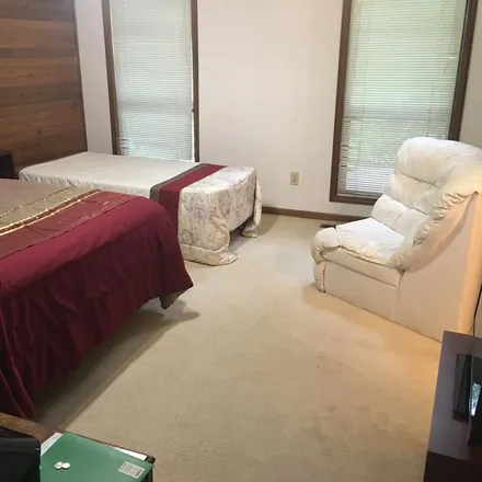 Rent this 1 bed room on 317 Roosevelt Circle Northeast in Marietta, GA 30060
