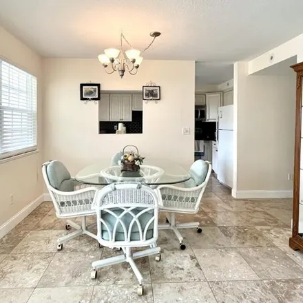 Image 8 - 1964 Waterford Drive, West Vero Corridor, Indian River County, FL 32966, USA - Condo for sale