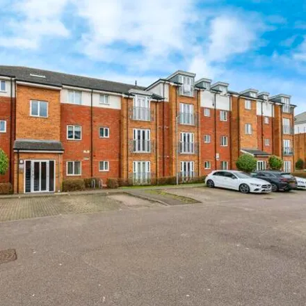 Buy this 2 bed apartment on Stokers Close in Dunstable, LU5 4EY