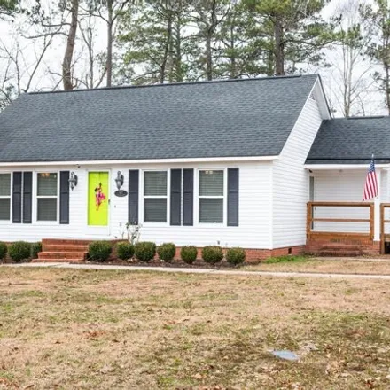 Buy this 2 bed house on 698 Glenwood Drive in Elizabethtown, NC 28337