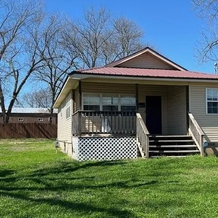 Buy this 2 bed house on 638 North Springfield Street in Berryville, AR 72616