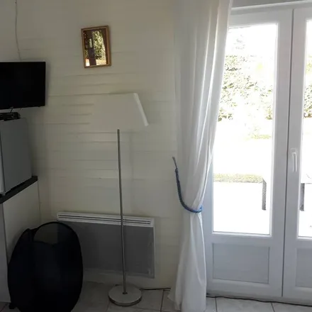 Rent this 2 bed house on 33780 Soulac-sur-Mer