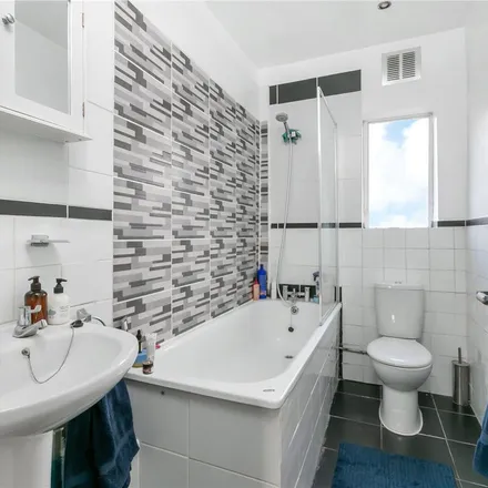 Rent this 1 bed apartment on Graham Road in London, E8 1PB
