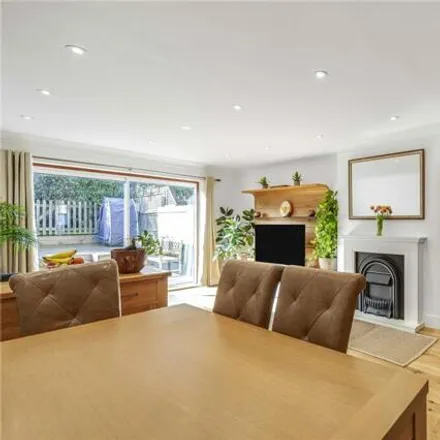 Image 2 - Latchmere No. 1 (Main) Junction, Abercrombie Street, London, SW11 2JA, United Kingdom - Townhouse for sale