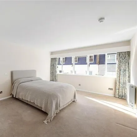 Image 7 - 8 Grosvenor Gardens, London, SW1W 0DH, United Kingdom - Townhouse for sale