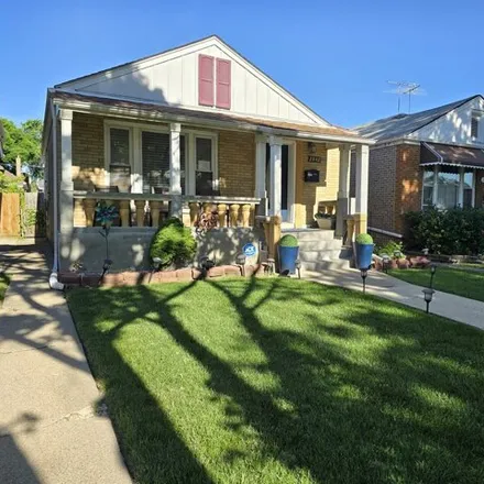Image 2 - 2842 N Tripp Ave, Chicago, Illinois, 60641 - House for sale