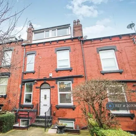Rent this 3 bed townhouse on Haddon Place in Leeds, LS4 2JT