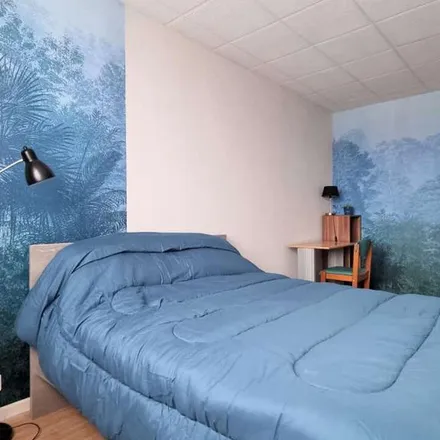 Rent this 3 bed apartment on Direction des Parcs in Jardins et Paysages, 20 Boulevard de Lavoisier