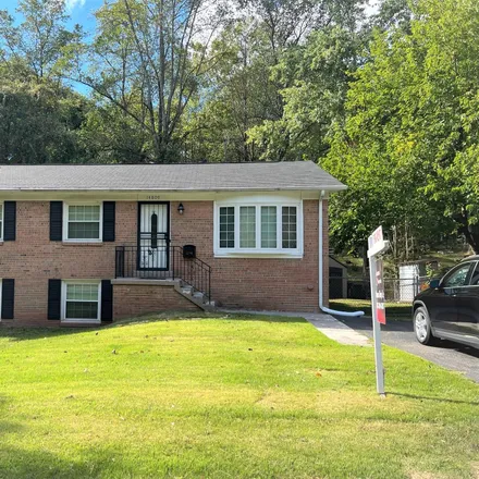 Rent this 4 bed house on 14800 Cloverdale Road in Woodbridge, VA 22193
