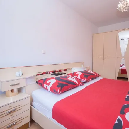 Rent this 3 bed apartment on 21215 Grad Kaštela