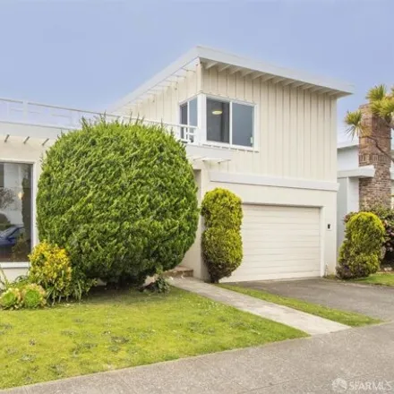 Rent this 3 bed house on 3075 22nd Avenue in San Francisco, CA 94312
