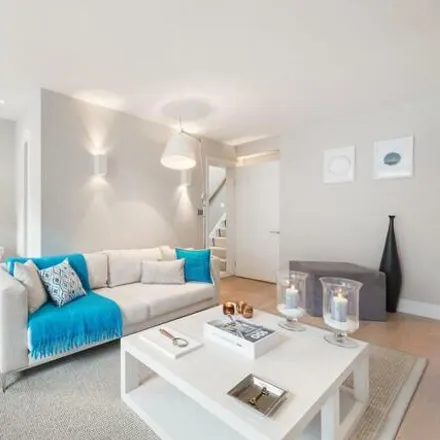 Rent this 3 bed townhouse on 4 Cadogan Gate in London, SW1X 0AT
