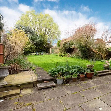 Image 2 - 64 Houndsden Road, Winchmore Hill, London, N21 1LY, United Kingdom - House for sale