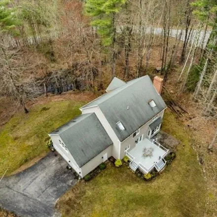 Image 3 - 95 Catesby Lane, Bedford, NH 03110, USA - House for sale