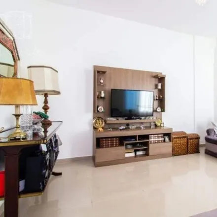 Buy this 3 bed apartment on Avenida General Olímpio da Silveira 351 in Santa Cecília, São Paulo - SP