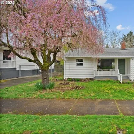 Buy this 3 bed house on 4523 Southeast 44th Avenue in Portland, OR 97206