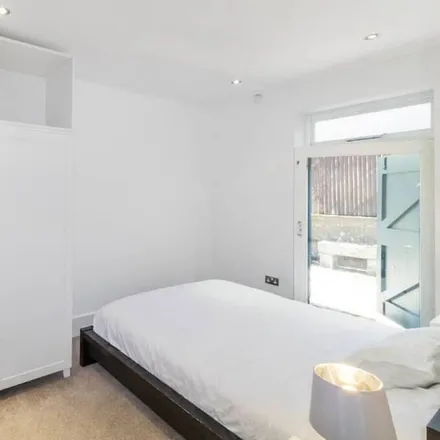 Image 4 - London, N1 0LD, United Kingdom - Townhouse for rent