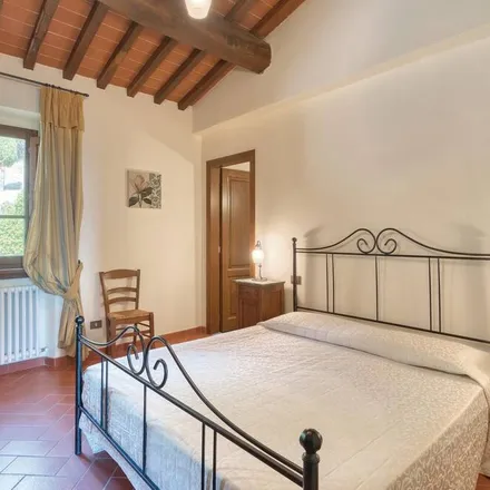 Rent this 3 bed apartment on Tuscany