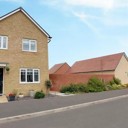 Rent this 3 bed duplex on 9 Henderson Road in Thorpe-le-Soken, CO16 0EQ