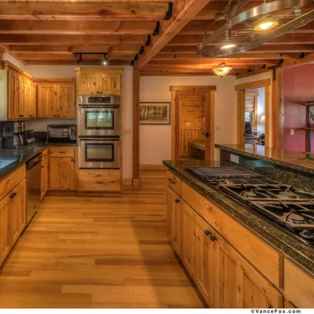 Image 5 - 16704 Northwoods Boulevard, Truckee, CA 96161, USA - House for sale