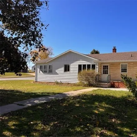 Buy this 3 bed house on 101 North McPhail Avenue in Caledonia, MN 55921