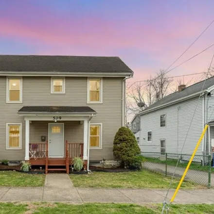Buy this 2 bed house on 509 West 33rd Street in Covington, KY 41015