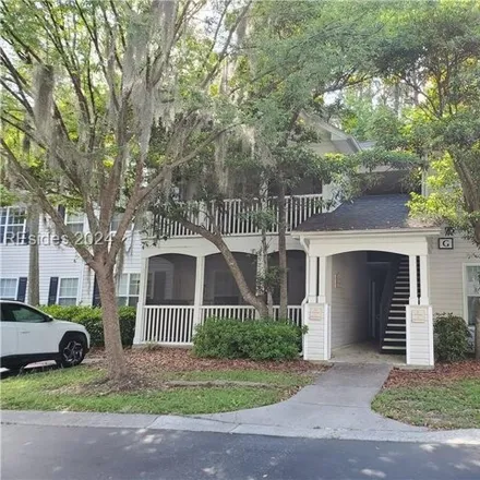Buy this 2 bed condo on 68 Pebble Beach Cove in Bluffton, Beaufort County