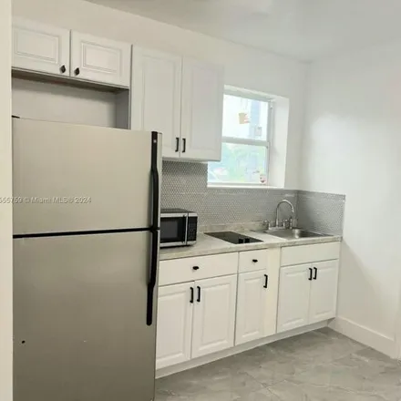 Rent this studio condo on 6734 Southwest 9th Place in North Lauderdale, FL 33068