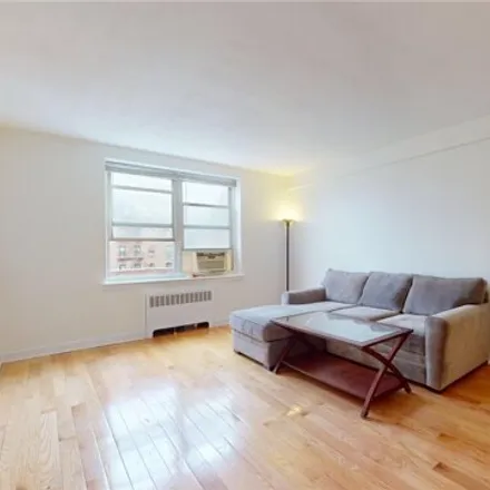 Image 6 - 64-74 Saunders Street, New York, NY 11374, USA - Apartment for sale