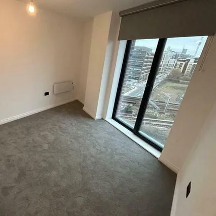 Image 3 - Springwell Gardens, Whitehall Road, Leeds, LS12 1AA, United Kingdom - Room for rent