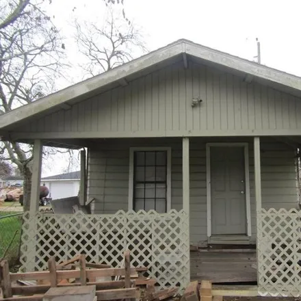 Buy this 3 bed house on 1639 North Avenue G in Freeport, TX 77541