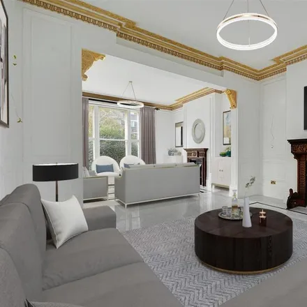 Rent this 6 bed duplex on 21 Warwick Gardens in London, W14 8PR